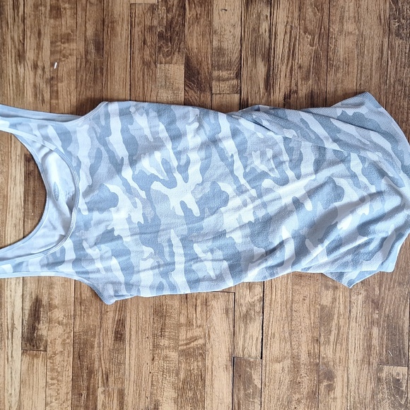 Camo maternity shirt - Picture 1 of 2